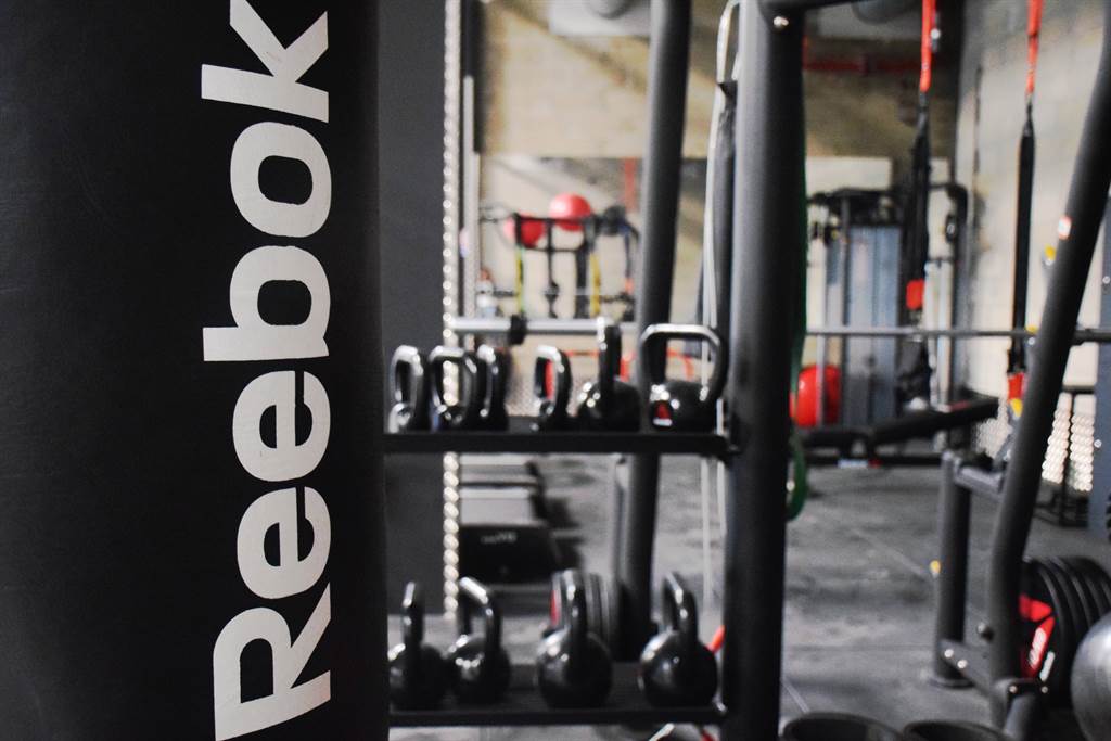 cours-collectifs-padel-indoor-saint-denis